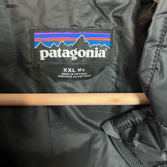 Patagonia Black Jacket Men’s XXL - excellent condition - Picture 8 of 8